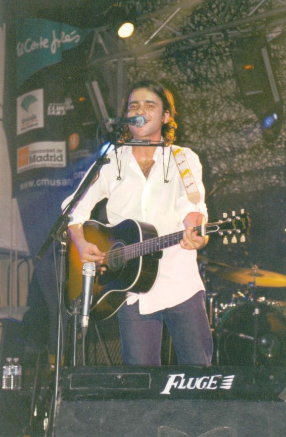 Quique Gonzalez en concierto en Madrid, 29-11-2001