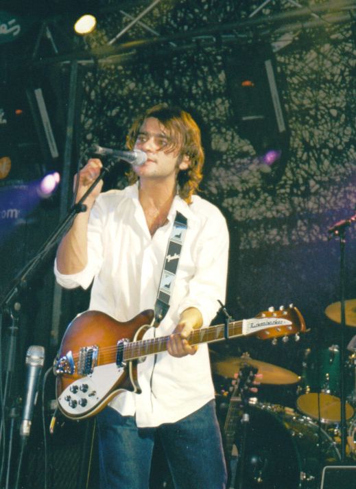 Quique Gonzalez en concierto en Madrid, 29-11-2001
